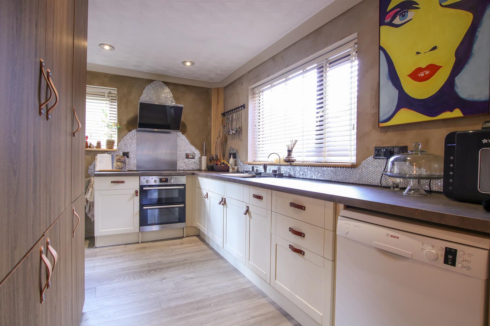 Surrey Close, Framlingham Gallery Image